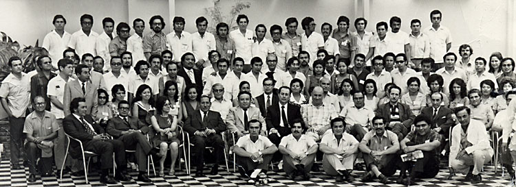 PRIMERA PROMOCIN y PROFESORES, 1974