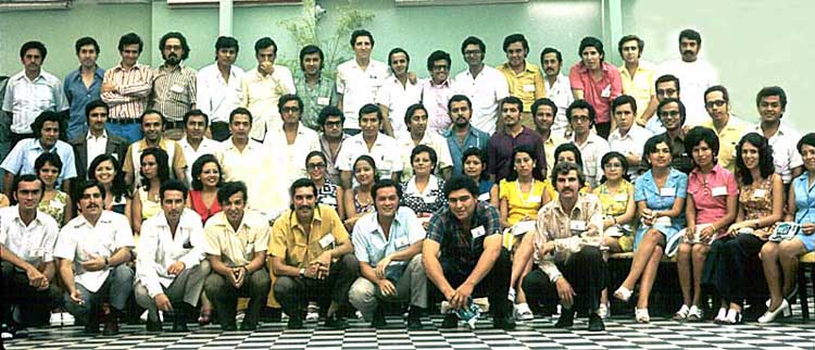 Miembros de la Primera Promocin - Almuerzo de Laboratorios Wintrobe, 1974